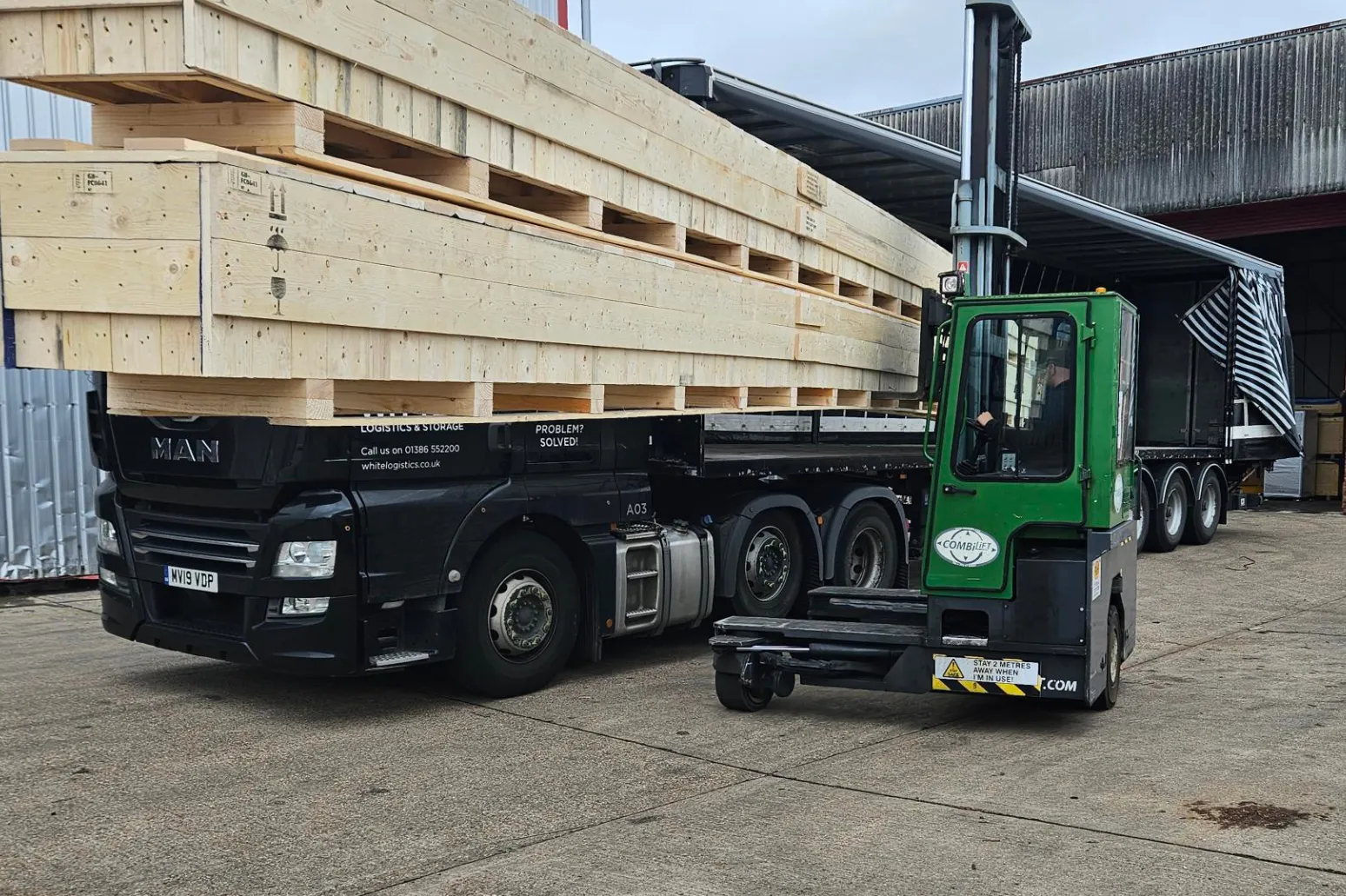 Combi Forklift Truck loading and off loading